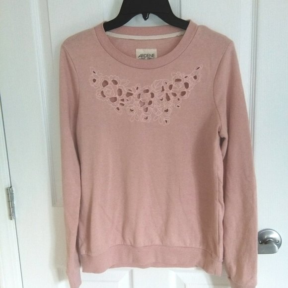 Ardene Pink Sweater w. Rose cutout. - Picture 1 of 4
